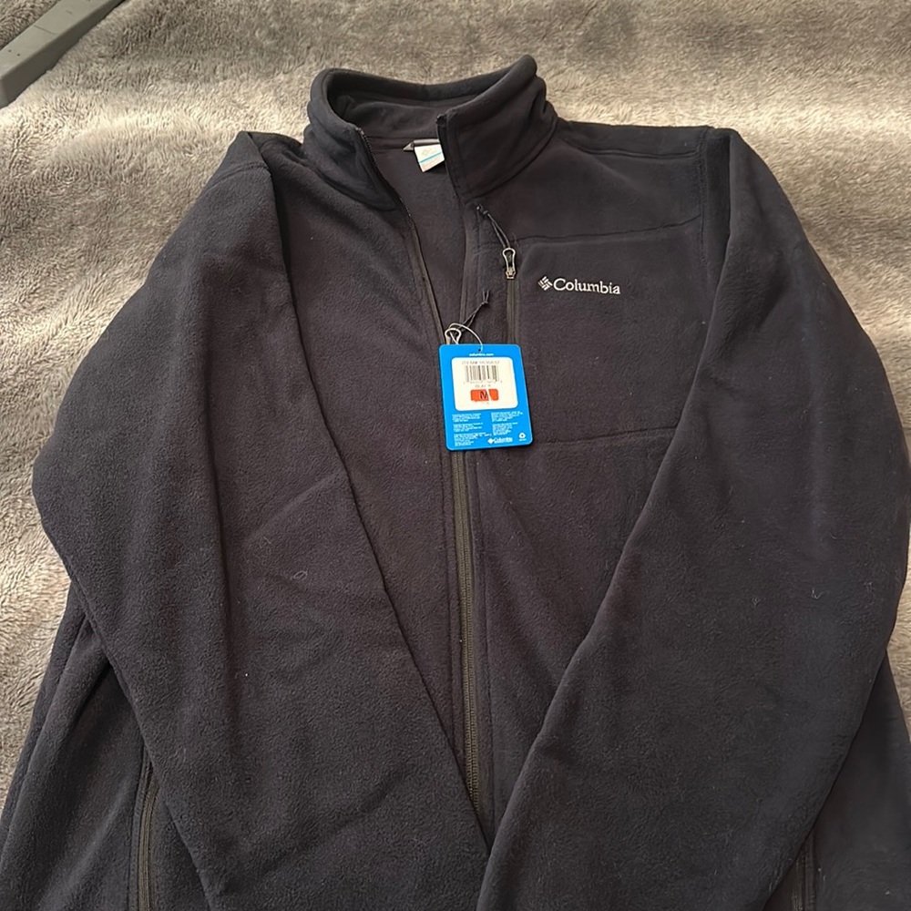 Men’s Columbia sweatshirt